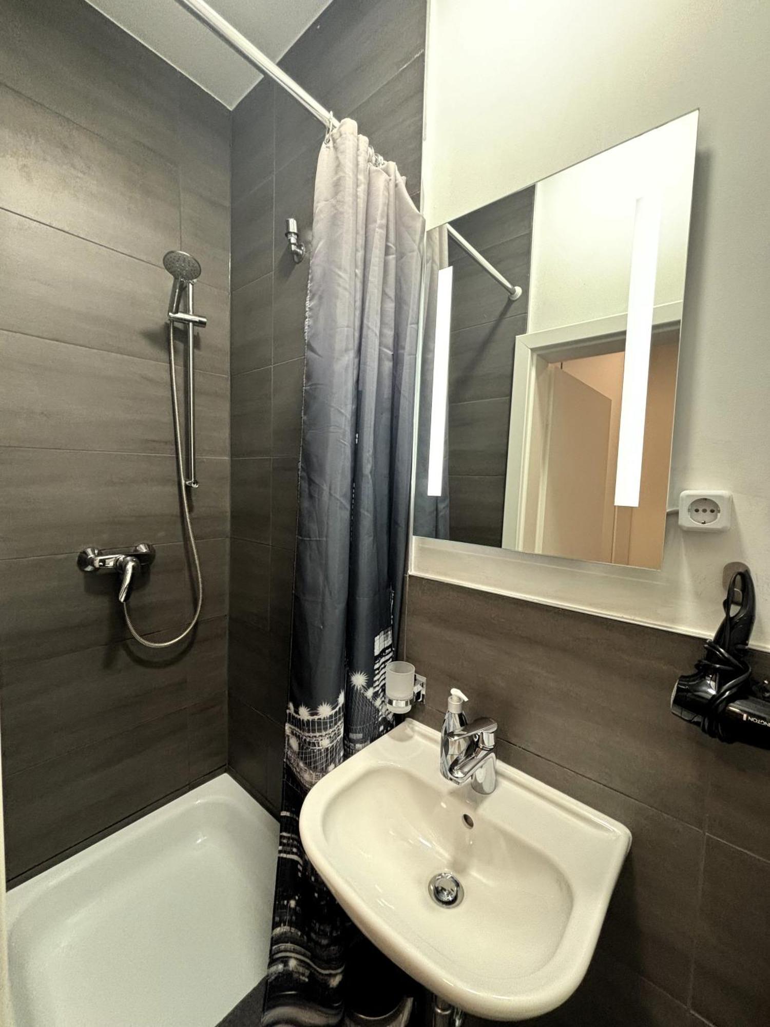 Boutique Hotel Q8 By Simplex Germersheim Buitenkant foto