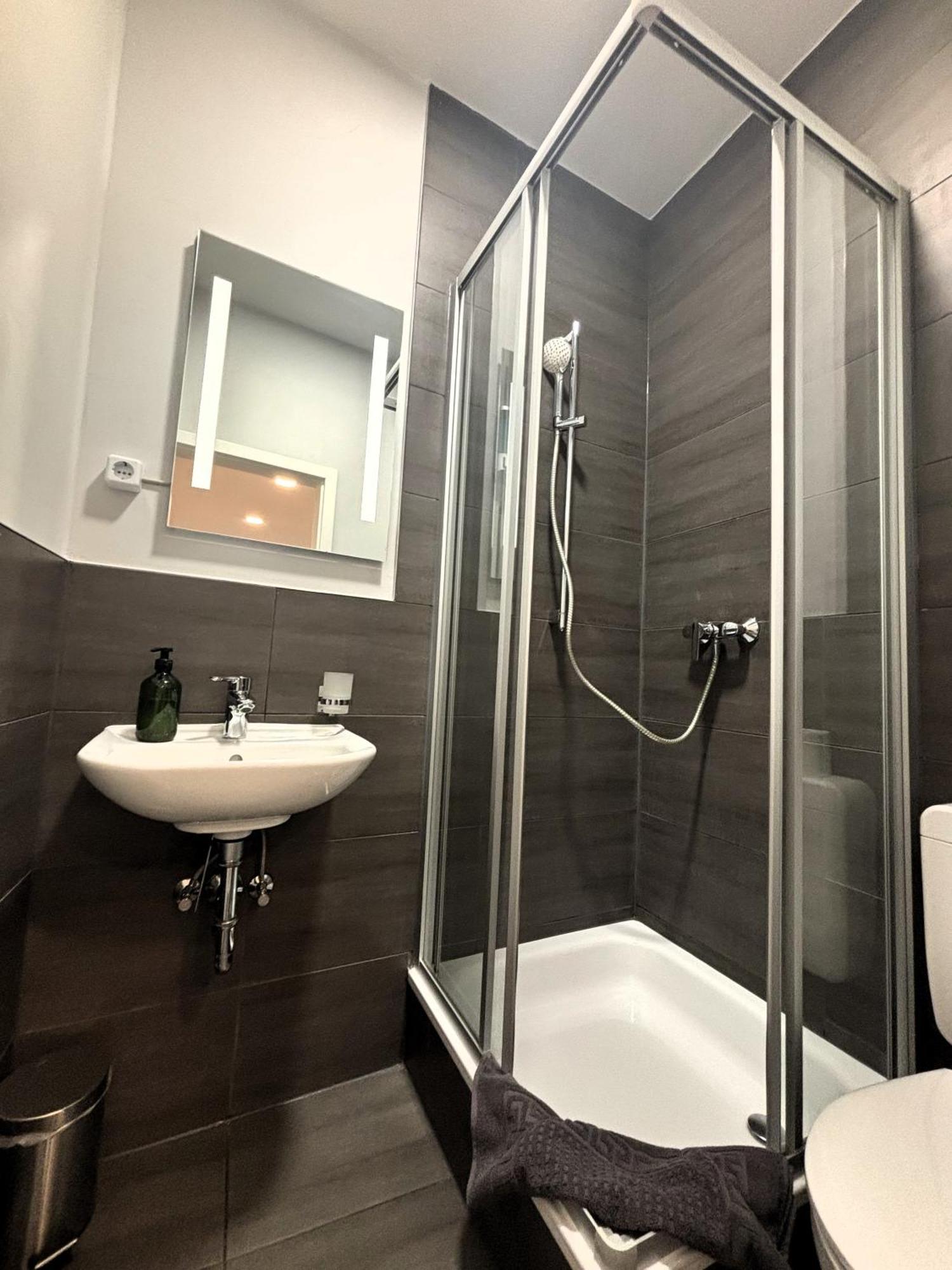 Boutique Hotel Q8 By Simplex Germersheim Buitenkant foto